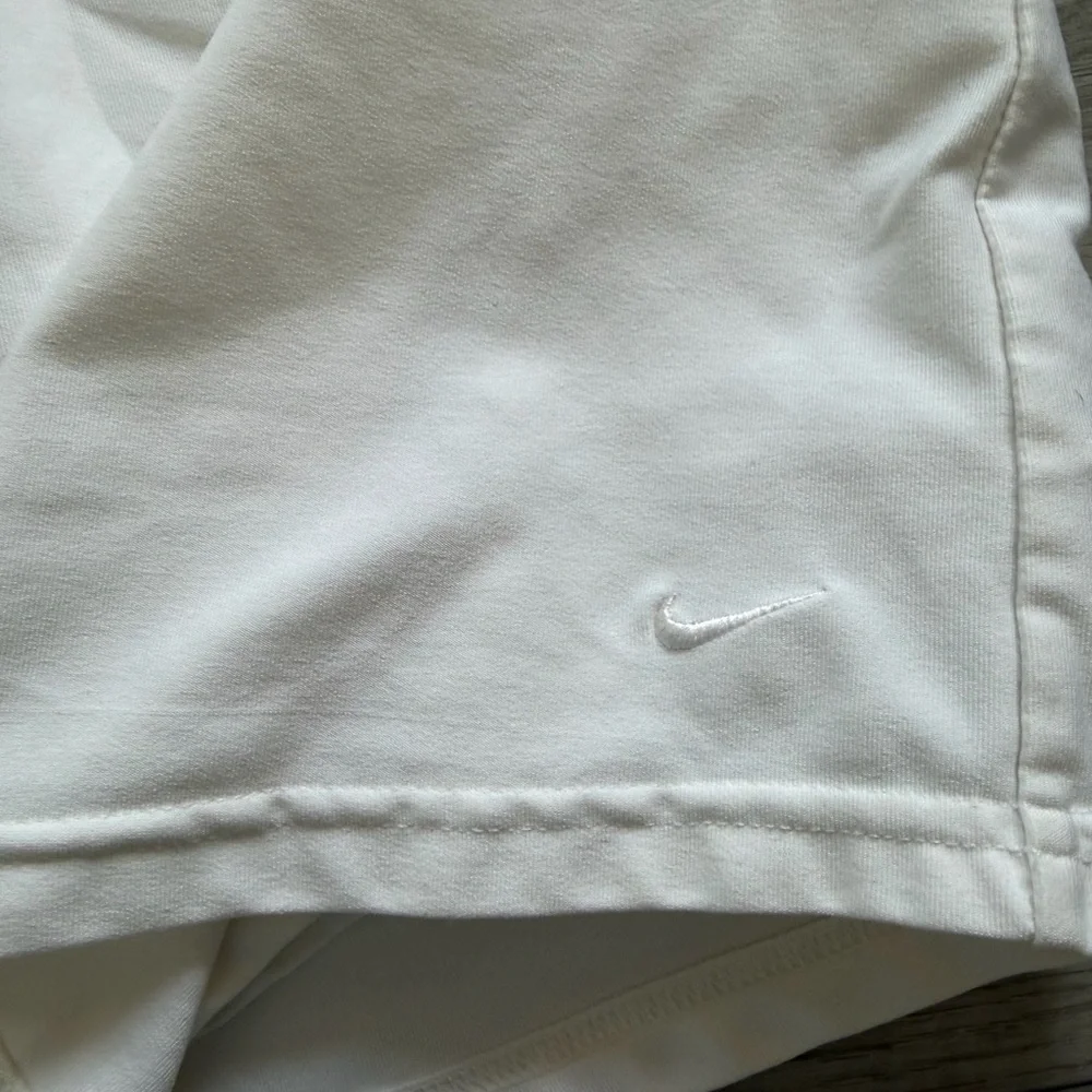 Nike White Women's Tennis Skirt with shorts - Picture 2 of 6